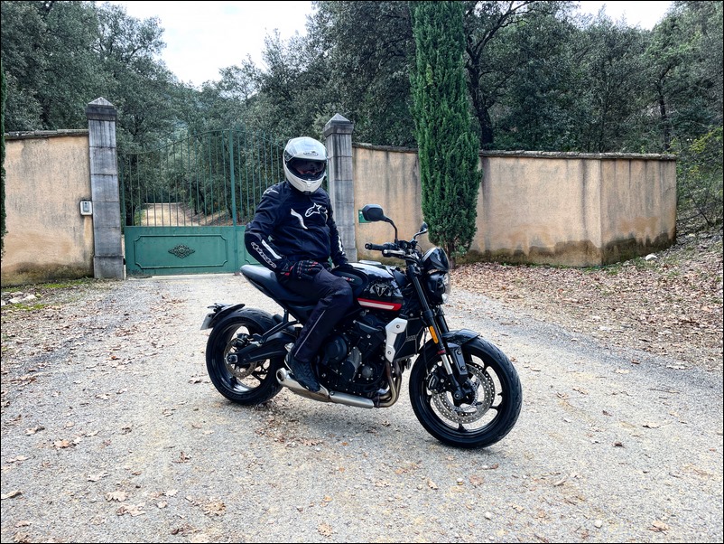 triumph-micka-02_jpg